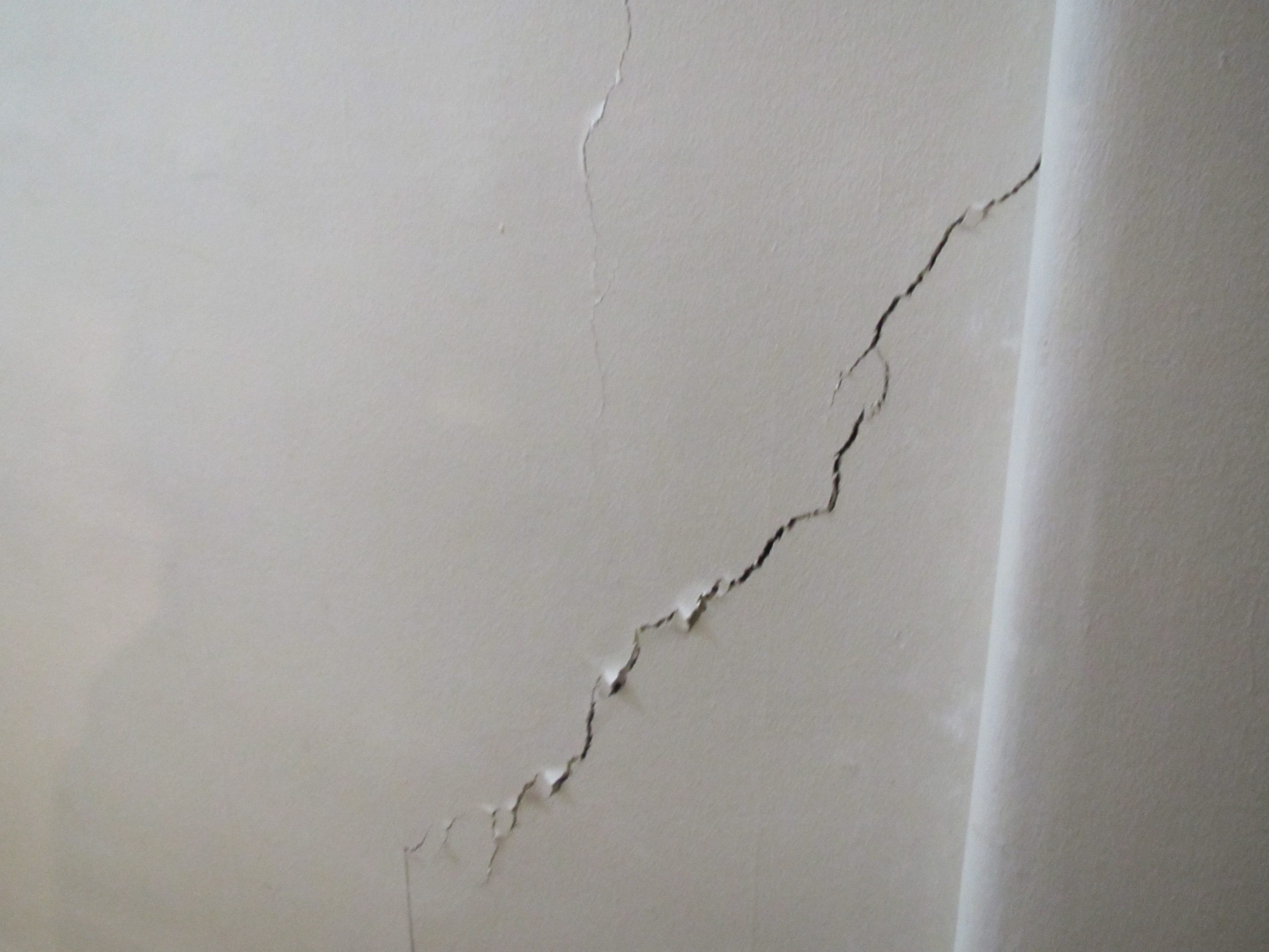 Subsidence crack